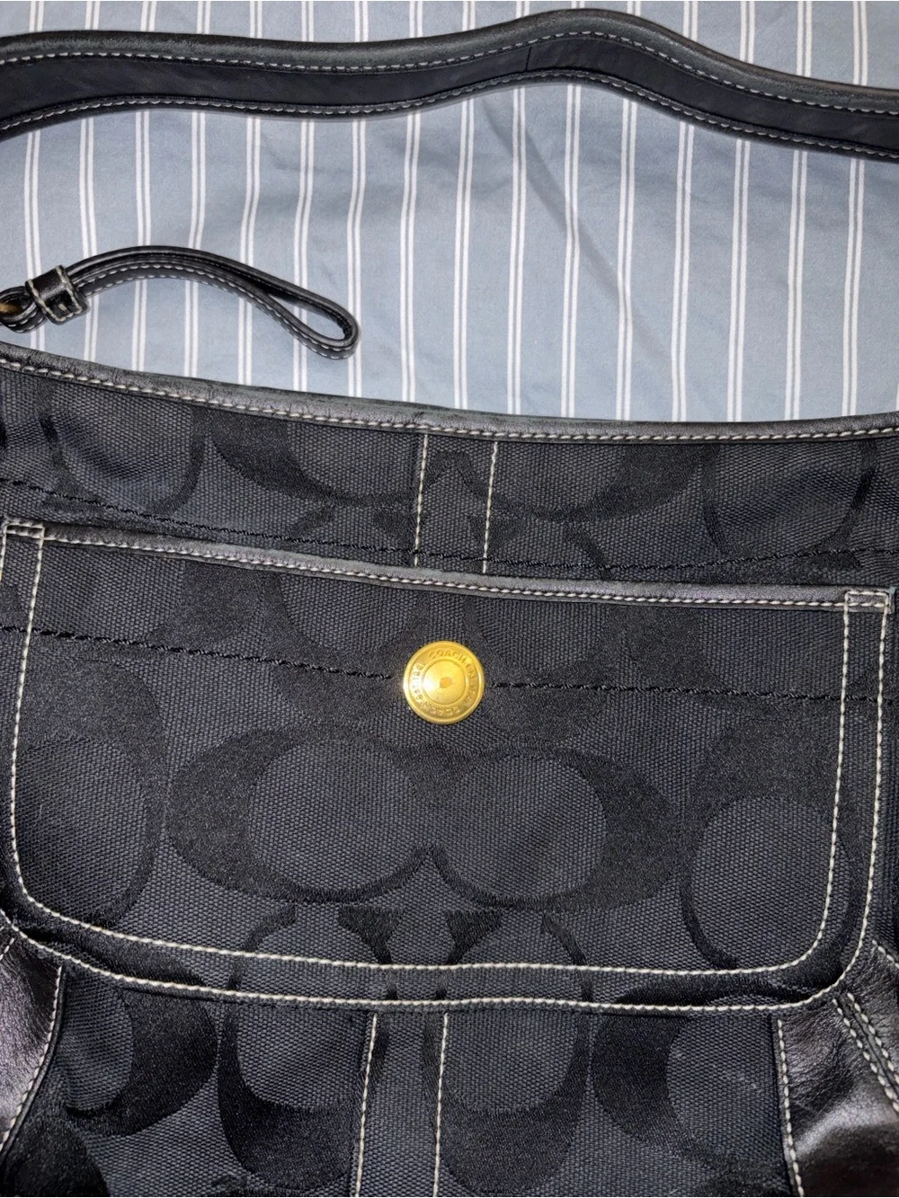 VINTAGE COACH HOBO SHOULDER BAG IN BLACK SIGNATURE JACQUARD